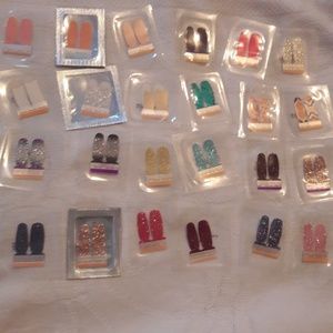 FREE 1 color street nails twosie accent with purchase